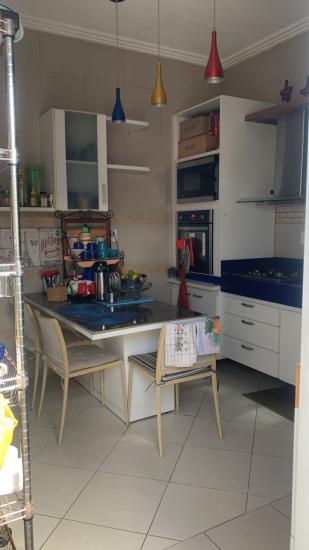Casa no  Condomínio Melicio Machado